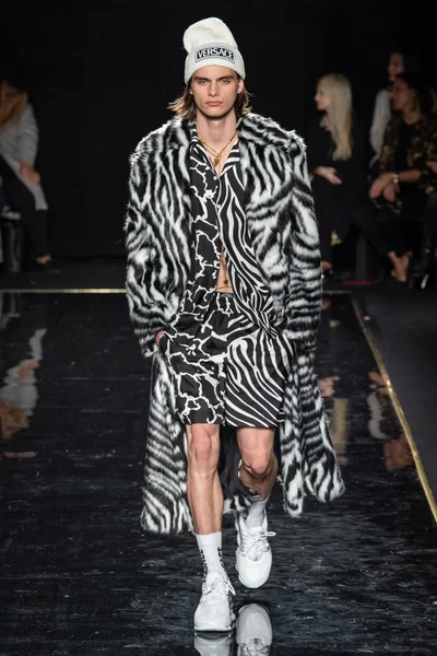 Look 23